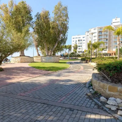 ZimaEast_400x400_27